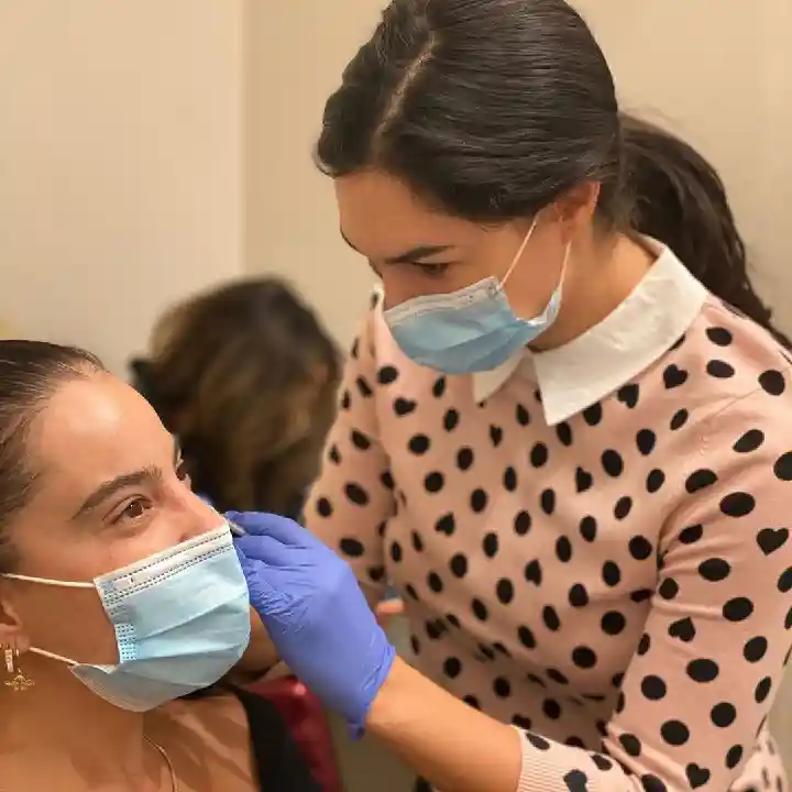 A women getting her Botox Injection on Jaw from the Master Injector